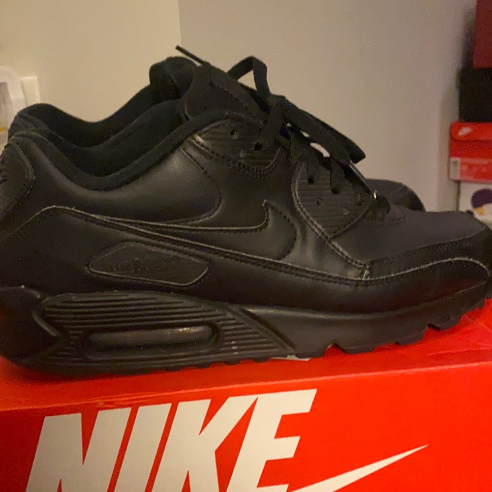 Air Max 90s all black